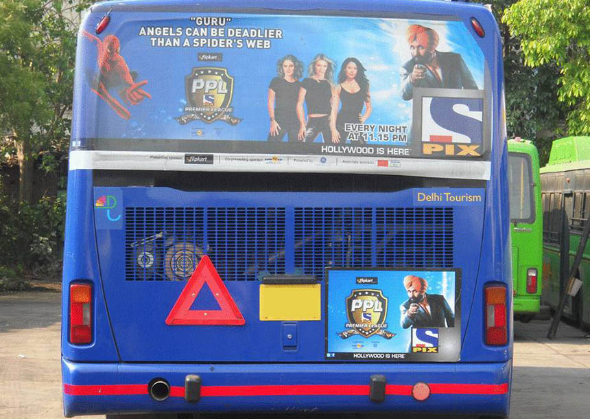 Ikar Bus advertising